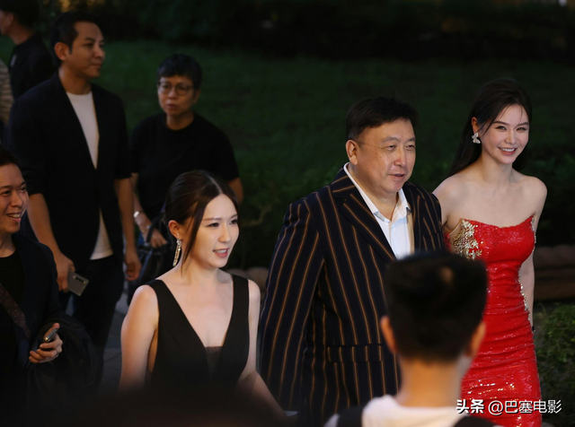 香港這一夜，馬明吳卓羲帥氣有型，蔡思貝清純，陣容堪比TVB臺慶