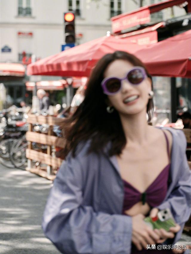 李一桐 粉嫩少女妝寫真 豐滿的身材 搭配著純潔無暇的面容 每一個(gè)微笑
