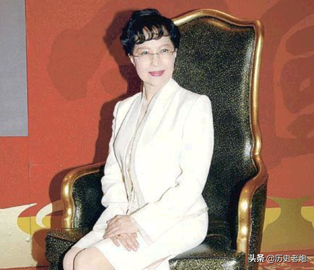 狄娜：香港艷星，真人版007女間諜，為中國航天事業(yè)投入全部身家