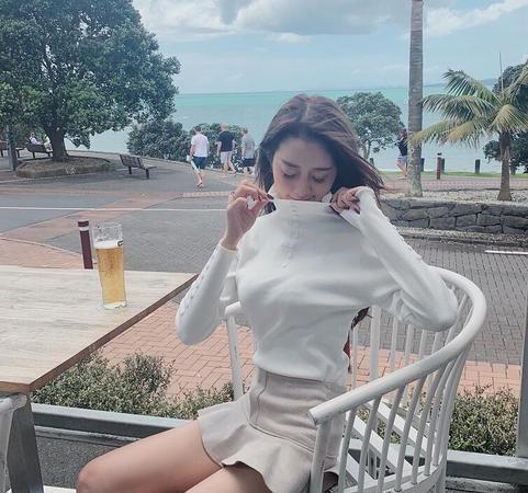 三只羊：性感美女主播卓仕琳，拌胸寫真身材勁爆，連看99次?。? onerror=