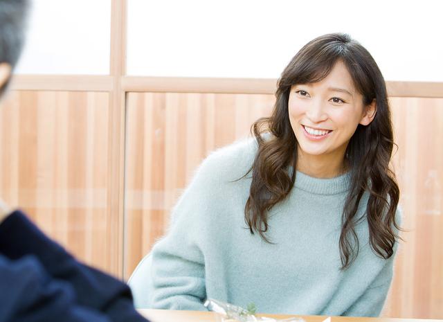 盤點(diǎn)日本最美的10位女星，她們戴上眼鏡魅力四射，哪個(gè)是你的女神