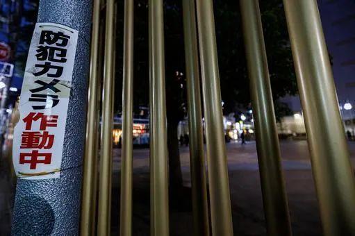 16歲日本女高中生為追星淪為站街女，月入70萬全獻(xiàn)給地下男偶像！