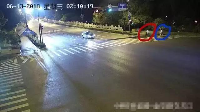 凌晨2點(diǎn)，年輕美女獨(dú)自下班回家路上，背后一雙手捂住她的嘴……