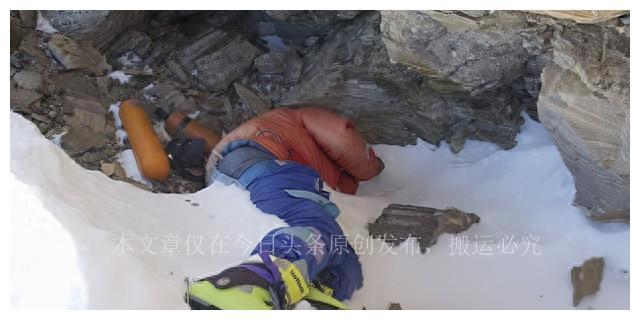 一些荒誕的事實(shí)：韓國(guó)女人的“露乳裝”，陰道長(zhǎng)了一顆“牙”