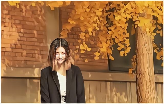 花費(fèi)上千萬，挑戰(zhàn)極限運(yùn)動(dòng)，24歲翼裝飛行女神魂斷天門山，值得嗎