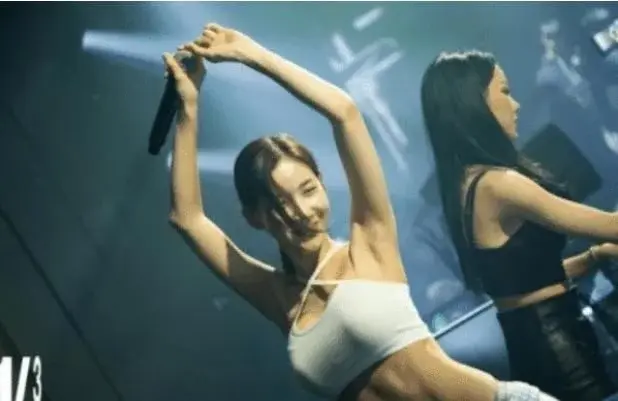 韓國(guó)仙女級(jí)DJ火了，“韓國(guó)第一女DJ”地位不穩(wěn)，堪稱(chēng)“加強(qiáng)版”