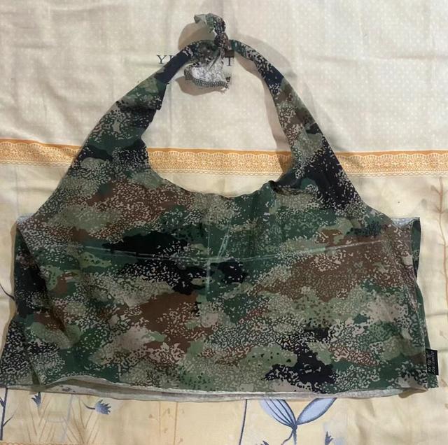 軍裝變“日式制服短裙”，女大學生的爆改讓網(wǎng)友炸鍋：不懂尊重！