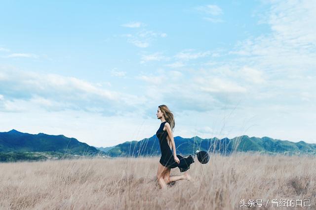俄羅斯美女在草原上的寫真，美到爆，不是那些女主播能比的。