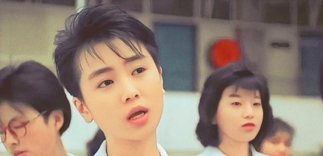 “短發(fā)女神”袁潔瑩的香艷情史，和她的出道經(jīng)歷
