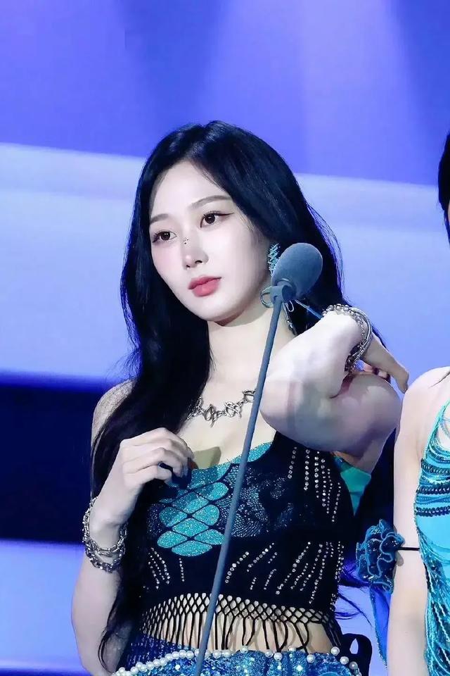 日韓混血性感女星-內永枝利，美女模特寫真
