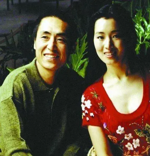 “土妹”陳婷：18歲跟了張藝謀，無(wú)名無(wú)分伺候11年，現(xiàn)終于成贏家