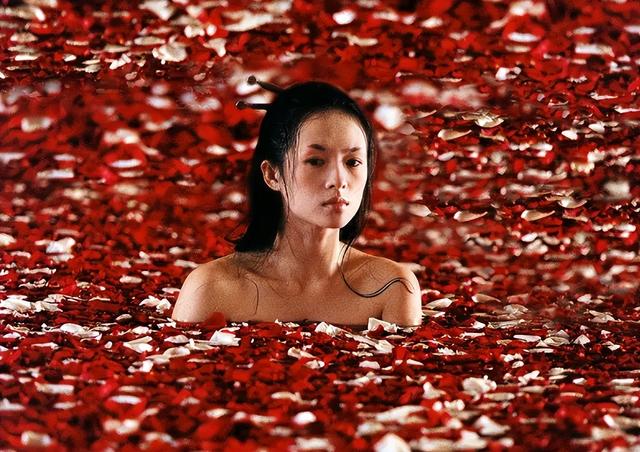 同樣是“美人出浴”，有的清純嫵媚惹人憐，剩下的只想摁水里