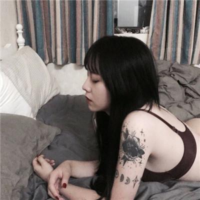 氣質(zhì)長發(fā)性感美女頭像傷感