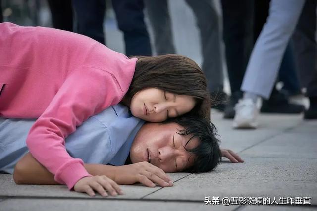 韓國(guó)第一美女倒追老實(shí)男，韓國(guó)電影好會(huì)拍，中年人的愛(ài)情也這么甜