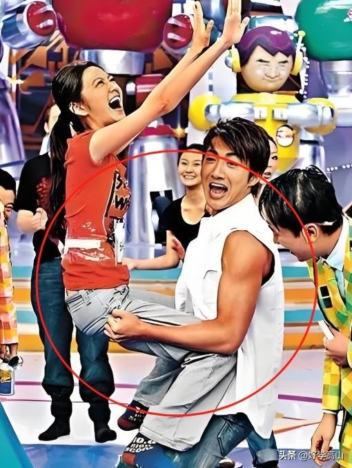 強(qiáng)吻、摸胸、掀裙底，這些男星究竟是真敬業(yè)，還是借機(jī)揩油？