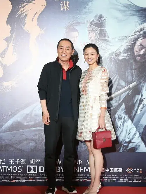 “土妹”陳婷：18歲跟了張藝謀，無(wú)名無(wú)分伺候11年，現(xiàn)終于成贏家