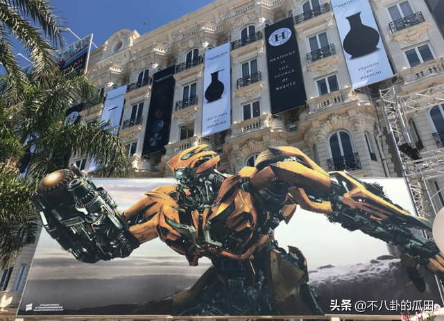 昆汀被曝舔舞娘的腳，吮吸30分鐘，此前他就被曝是戀足癖