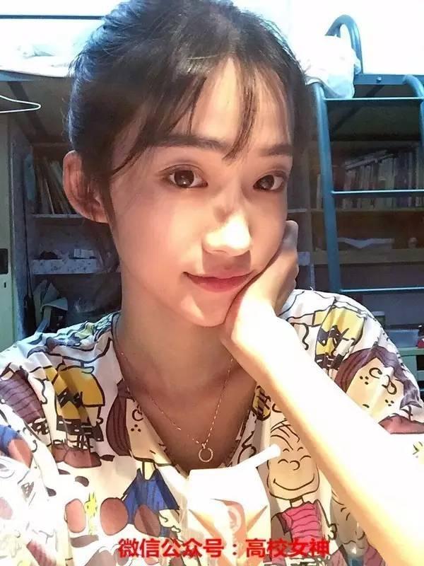 星海學(xué)院女神何燁彌，集顏值與氣質(zhì)于一身，簡直完美！