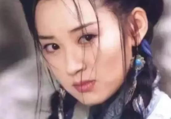 李小冉的胸，閆妮的腿，殷桃的腰，這6位中年女星性感起來(lái)迷死人