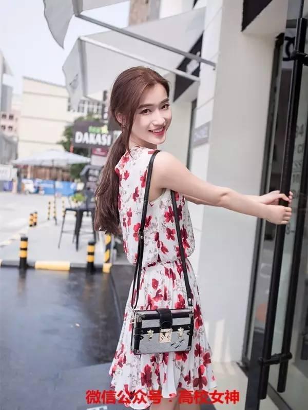 星海學(xué)院女神何燁彌，集顏值與氣質(zhì)于一身，簡直完美！