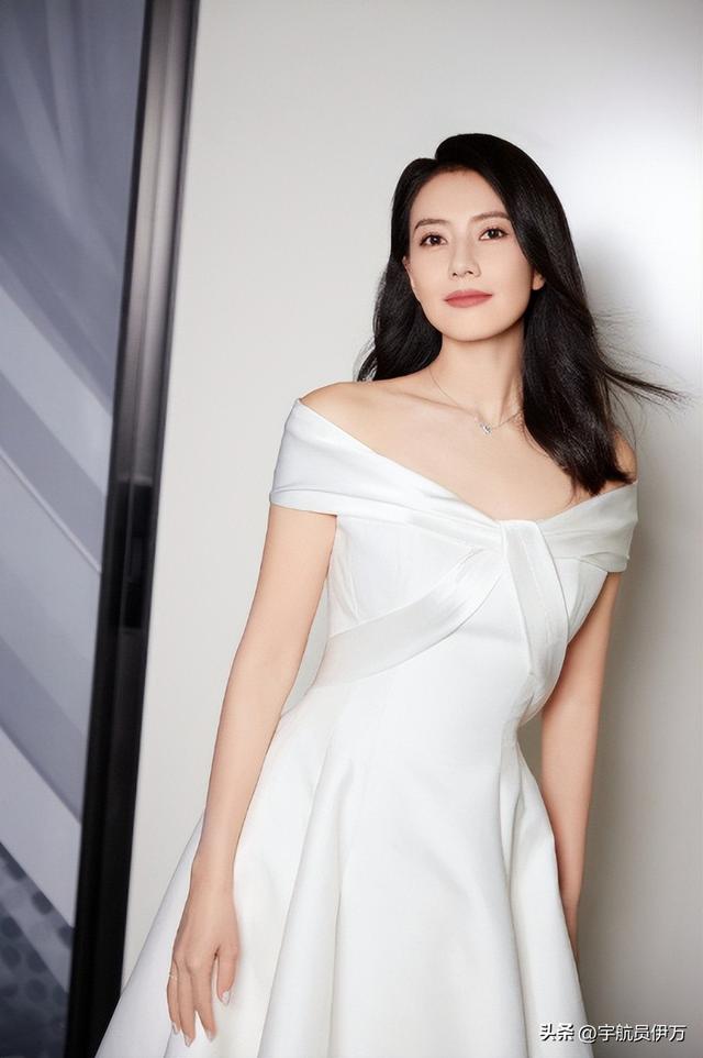 明明長得風(fēng)情萬種，卻演土掉渣的“丑女”，這5位女星誰更辣眼睛