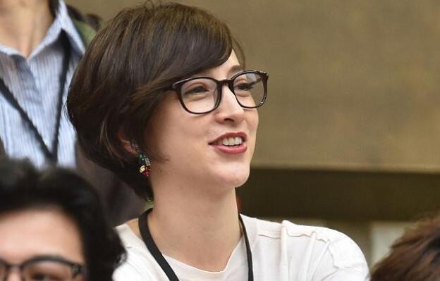 41歲日本最美女主播，高嫁前首相兒子，可小3歲花心丈夫頻頻出軌