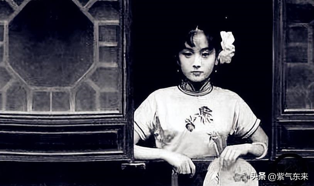 罕見(jiàn)照片：日本女人竟如此開(kāi)放大膽，女學(xué)生脫光衣服全身赤裸上課