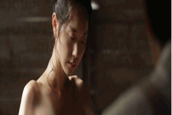 女主為藝術(shù)全裸出鏡，性感至極