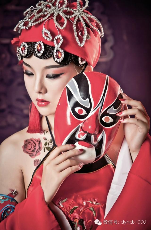 性感另類的古裝肚兜美女