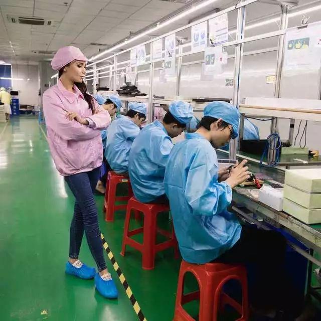 烏克蘭美女的斜杠人生：鐵路工程師變網(wǎng)紅，力推中國(guó)品牌