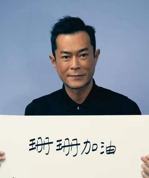 終究是物是人非！前港姐李珊珊患病多年，如今身材臃腫仍單身