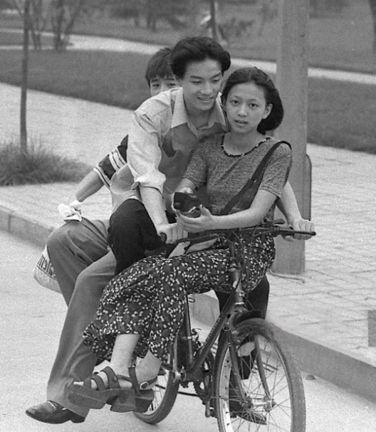 2005年，美女死刑犯畢麗梅被槍決，意外蘇醒后，家屬哀求饒她一命