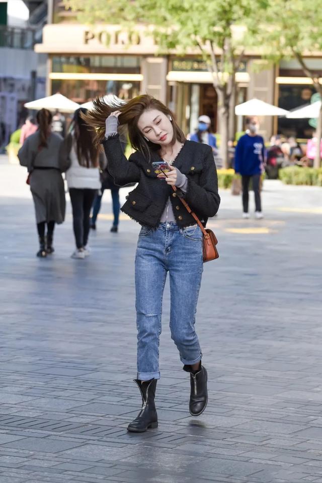 街拍夏季性感清涼美女風(fēng)韻少婦風(fēng)韻精致白皙大長腿美女壁紙少女