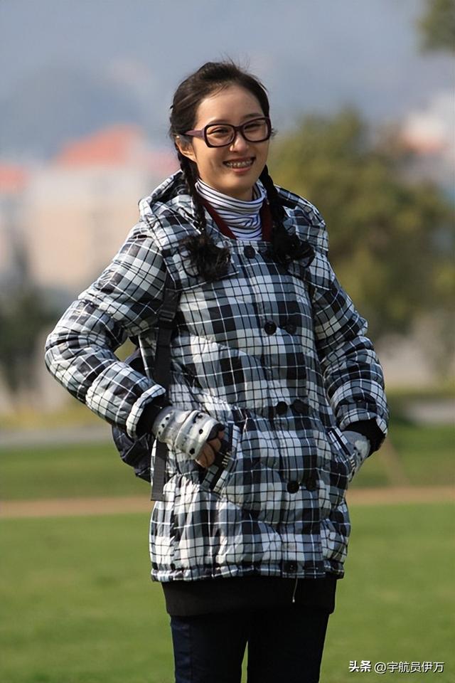 明明長得風(fēng)情萬種，卻演土掉渣的“丑女”，這5位女星誰更辣眼睛