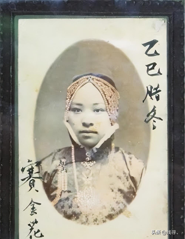 罕見照片：日本女人竟如此開放大膽，女學生脫光衣服全身赤裸上課