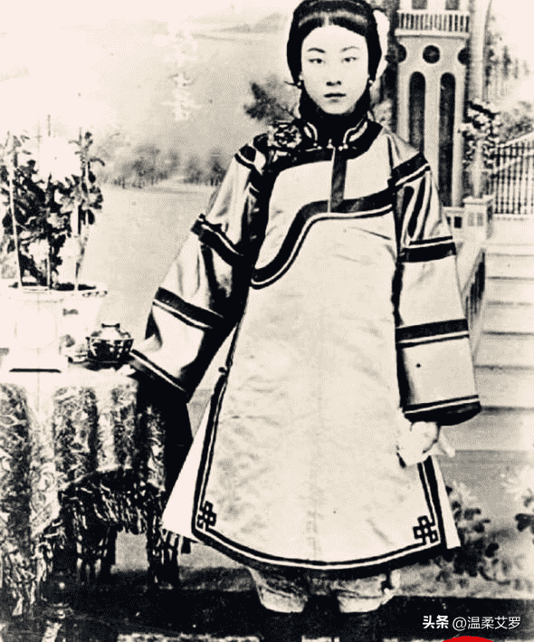 【時(shí)光回溯】晚清花樓女子30張老照片，豐乳肥臀，風(fēng)韻猶存