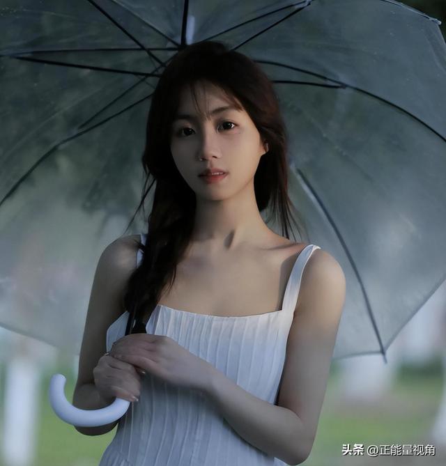 校園尤物！蘇州科技大學?；w白貌美，這才是黃金身材的真女神