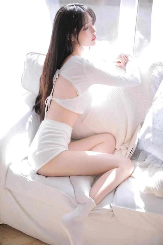 美女寫真：純欲，牛奶肌少女～