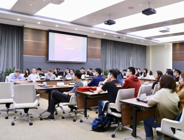 才貌雙全的暨南大學(xué)?；?，長相似清冷的古典美人，網(wǎng)友：又美又颯