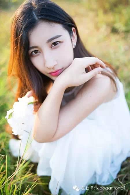 95后歐美森系風(fēng)爆棚女孩——?jiǎng)⒂瓿? onerror=