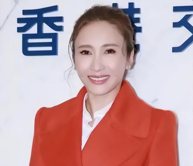葉璇“變臉”？6位港風(fēng)女神容顏大改：有的圓臉變尖臉，有的臉僵