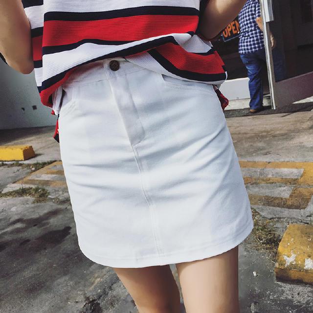 你距離性感只差一條一步裙了！