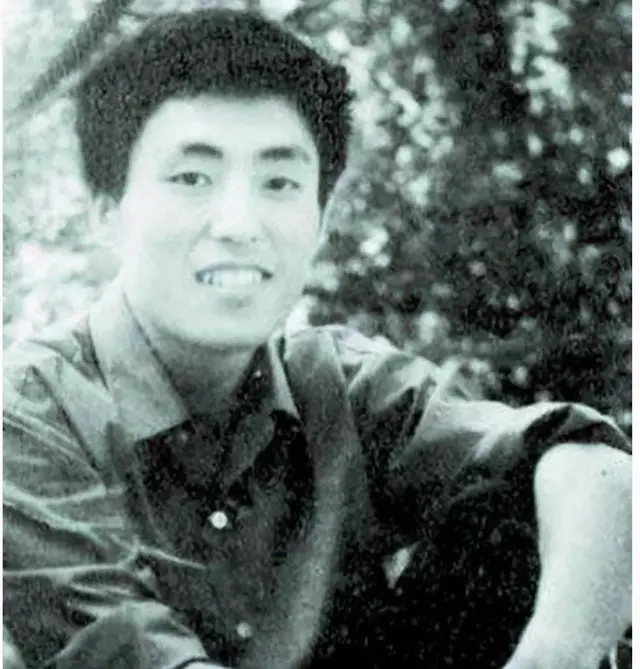 “土妹”陳婷：18歲跟了張藝謀，無(wú)名無(wú)分伺候11年，現(xiàn)終于成贏家