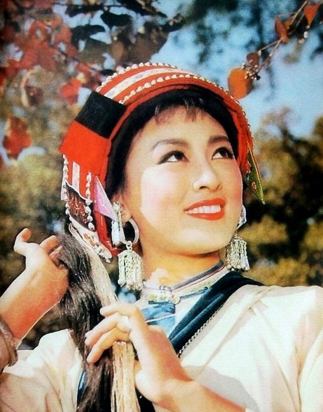 被忽略的美女明星 顏值不輸楊麗坤 360度無(wú)死角 僅主演一部電影