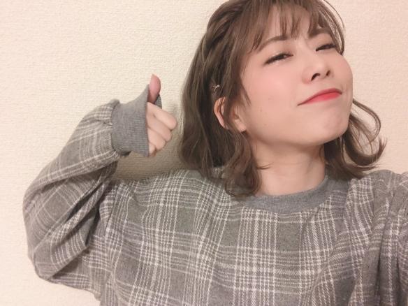 豐滿車燈奪人眼球！日本正妹偶像 奧津マリリ 美照賞