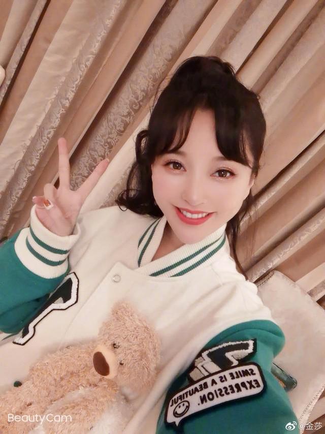 上海女星金莎自曝與小男友相戀細(xì)節(jié)！初次見(jiàn)面就“一見(jiàn)鐘情”