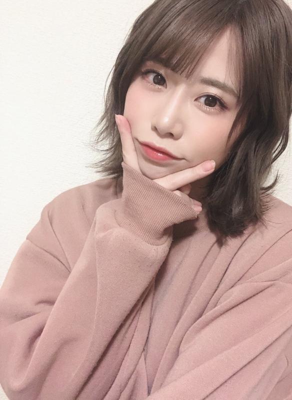 豐滿車燈奪人眼球！日本正妹偶像 奧津マリリ 美照賞