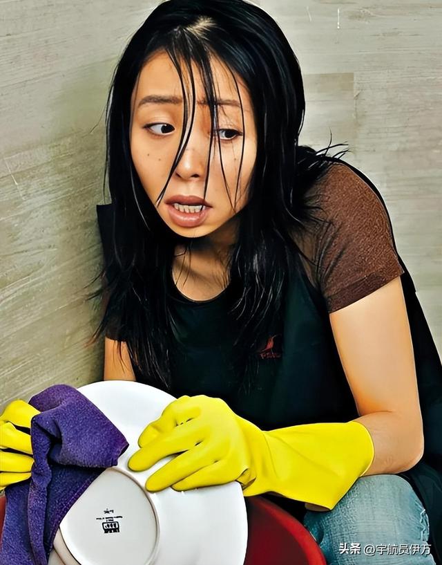 明明長得風(fēng)情萬種，卻演土掉渣的“丑女”，這5位女星誰更辣眼睛