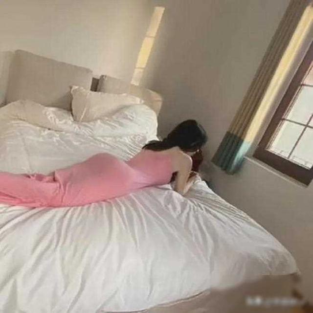 美女住酒店，隔壁傳來不雅聲音，愈演愈烈，投訴后更令她崩潰！