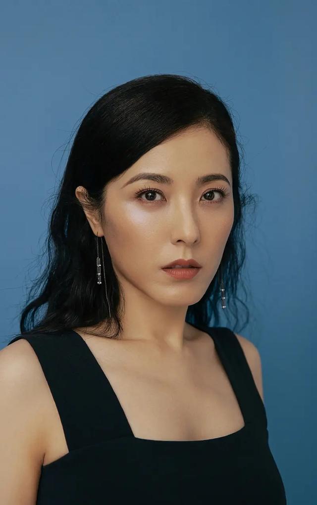 長著一張“長臉”也好看的5位女星，個個仙氣飄飄，你最喜歡誰？